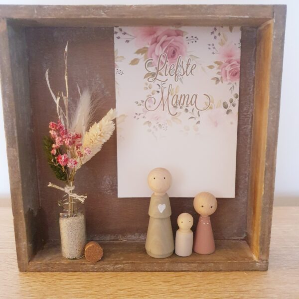 HOUTEN KADER (20x20)MET QUOTE EN VAASJE DROOGBLOEMETJES - Liefste Mama (retro)