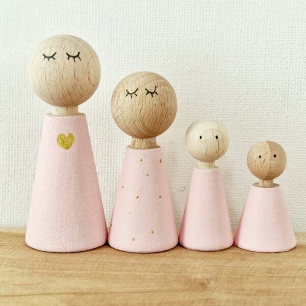 Houten poppetje vrouw/meisje LICHTROSE