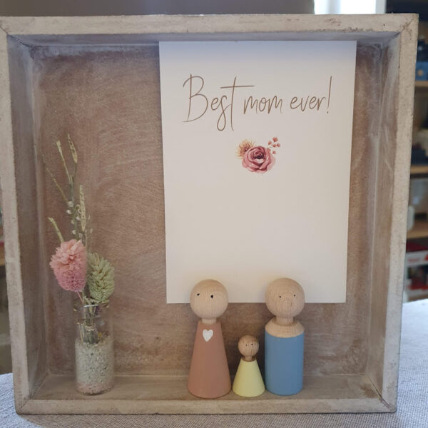 HOUTEN KADER (20x20)MET QUOTE EN VAASJE DROOGBLOEMETJES - Best Mom
