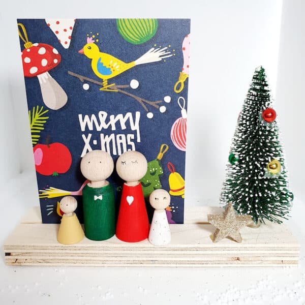 Houten plateau 5x20  met blauwe kerstkaart - figuurtjes en kerstboom
