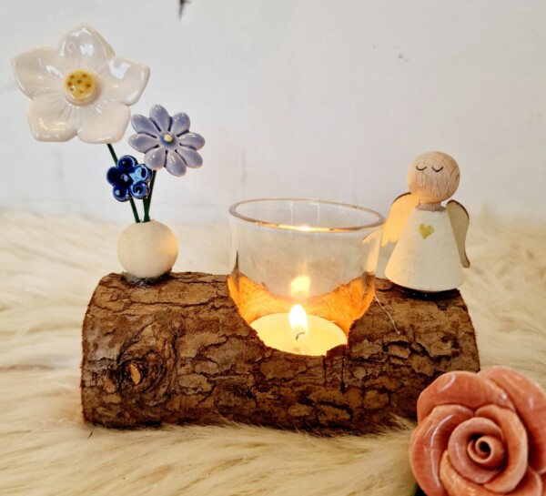 Boomstam met 3 keramieken bloemen en engeltje - blauw